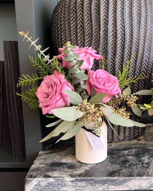 Petite Rose Bouquet in Vase
